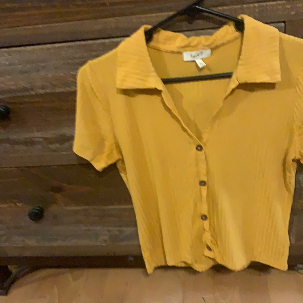 Yellow V-neck button shirt